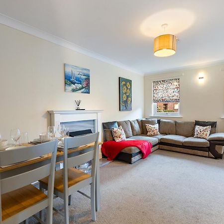Pass The Keys Central Townhouse With Free Parking York Esterno foto