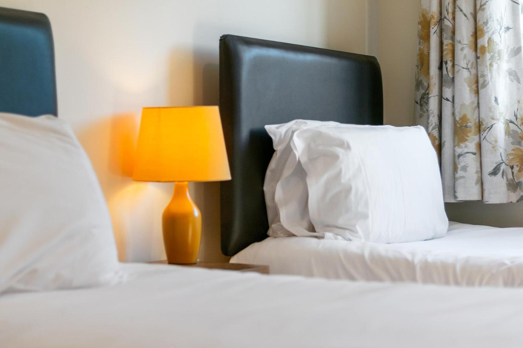 Pass The Keys Central Townhouse With Free Parking York Esterno foto