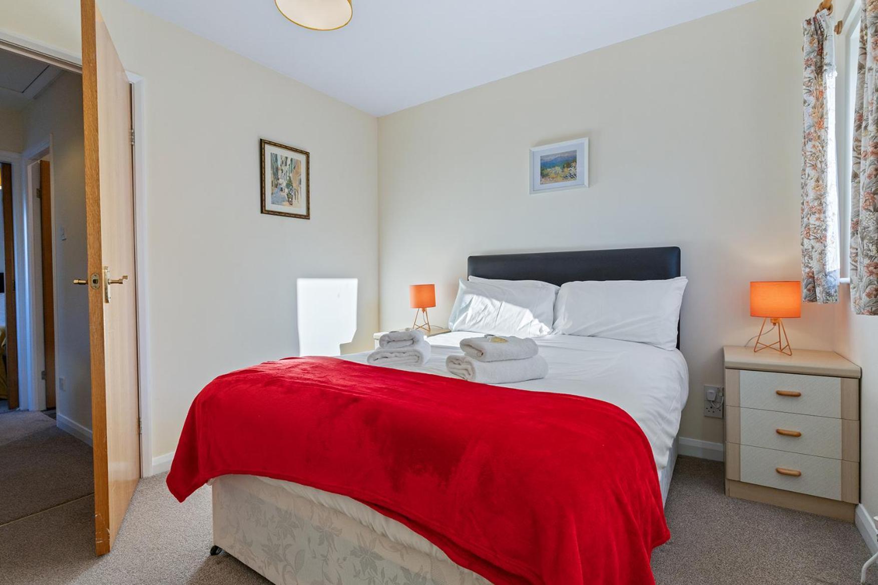 Pass The Keys Central Townhouse With Free Parking York Esterno foto