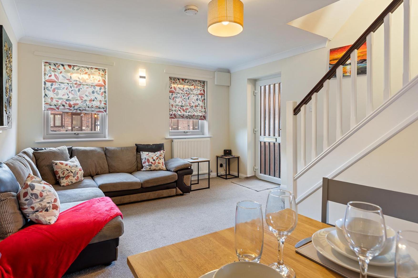 Pass The Keys Central Townhouse With Free Parking York Esterno foto