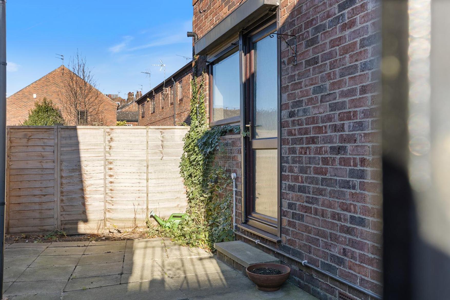 Pass The Keys Central Townhouse With Free Parking York Esterno foto