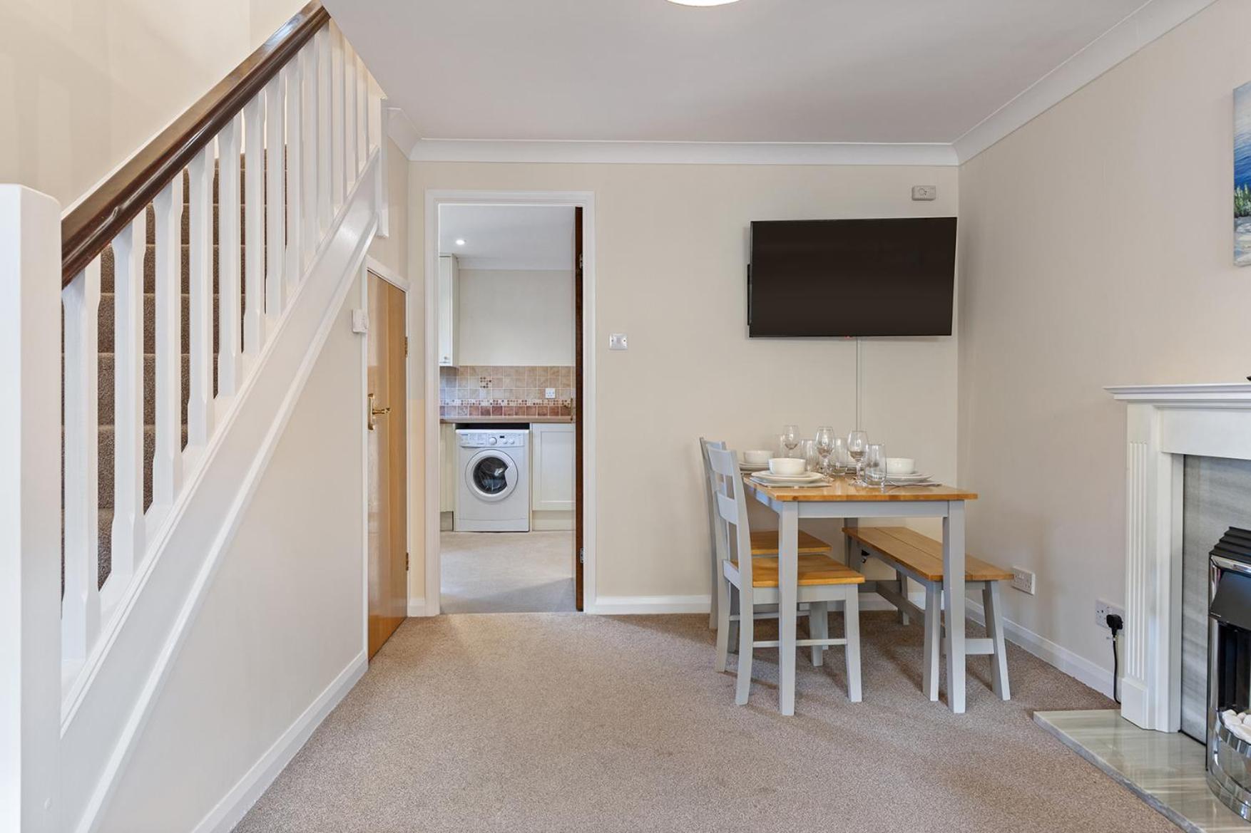 Pass The Keys Central Townhouse With Free Parking York Esterno foto